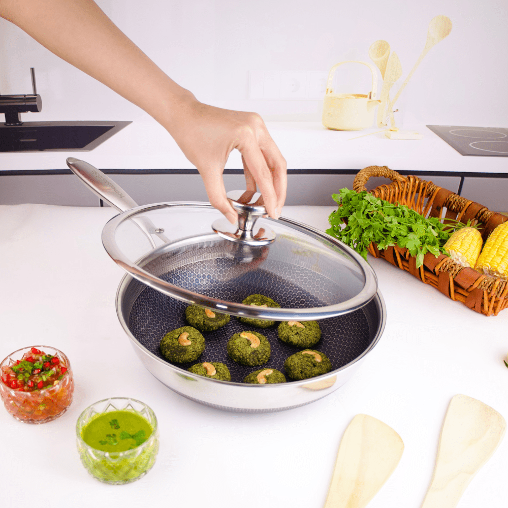 Multi-Purpose Honeycomb Stainless Steel Deep Frying Pan with Composite Lid (28 cm)