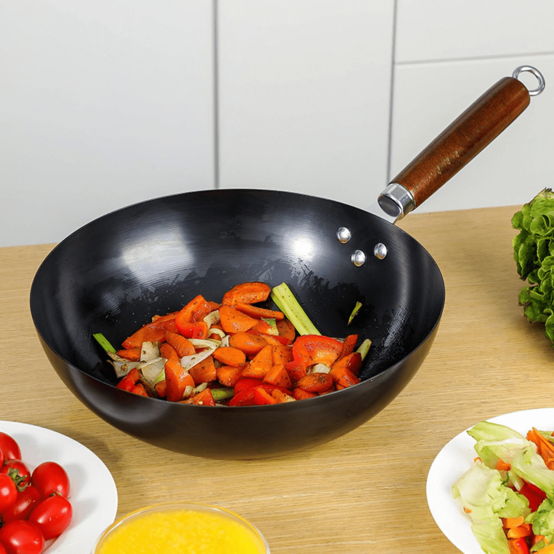 Fine Iron Cooking Pan with Wooden Handle