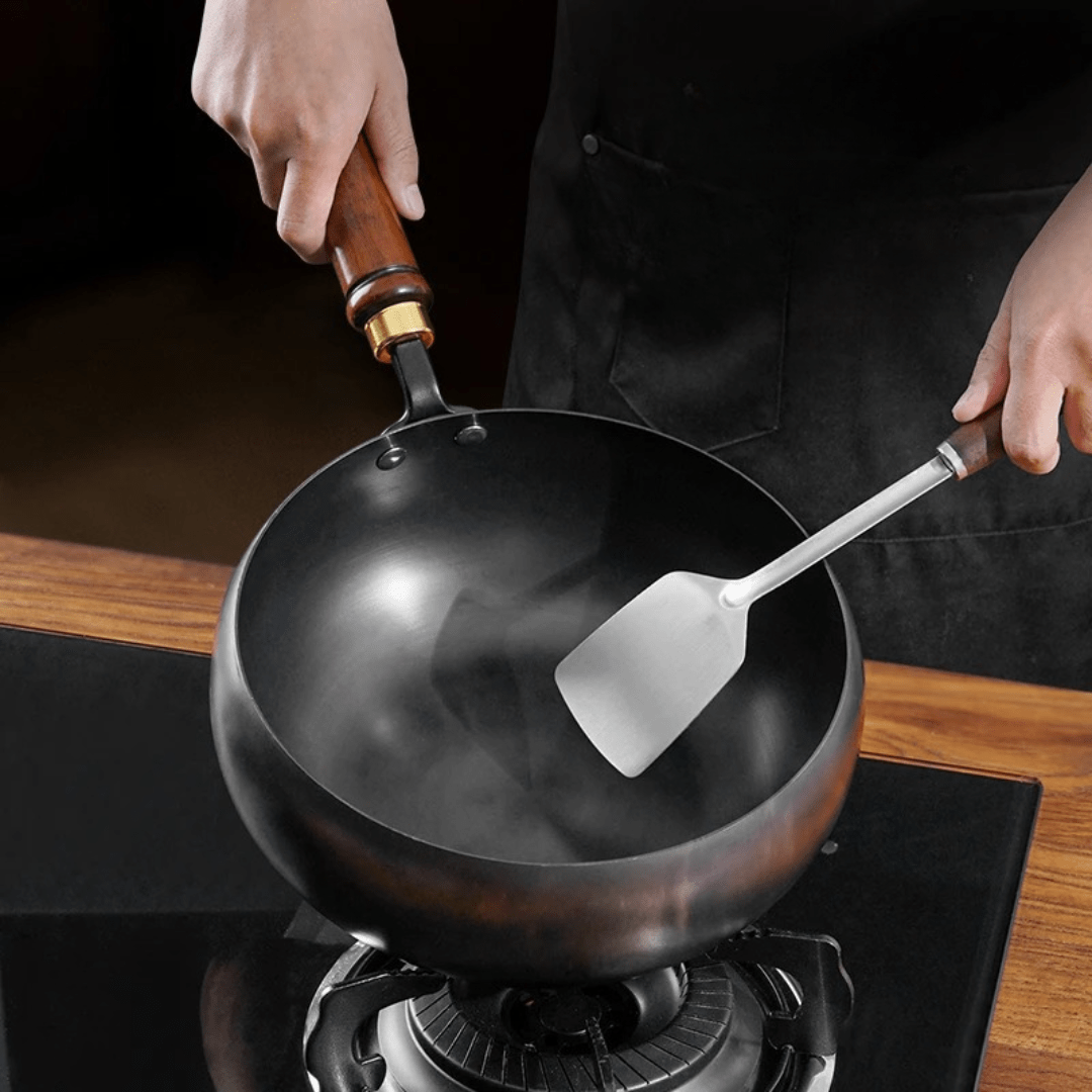 Multi-Purpose Cast Iron Cooking Pot with Wooden Handle (24cm)