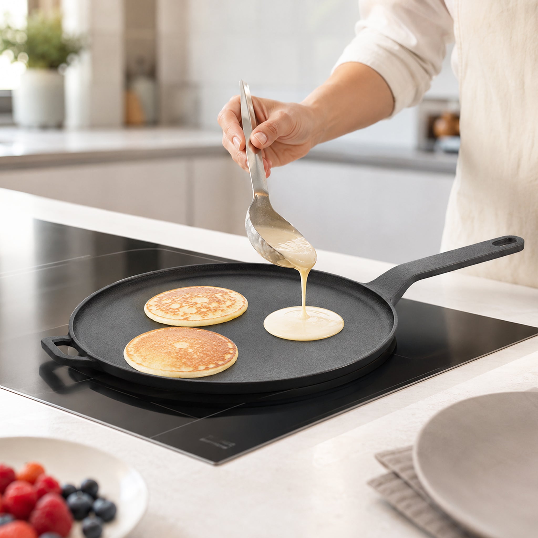Heavy Duty Cast Iron Long Handle Tawa with Silicone Grip(28cm)